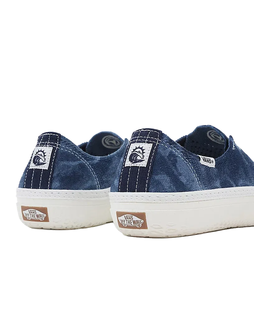 Circle Vee Shoes in Ocean Blue