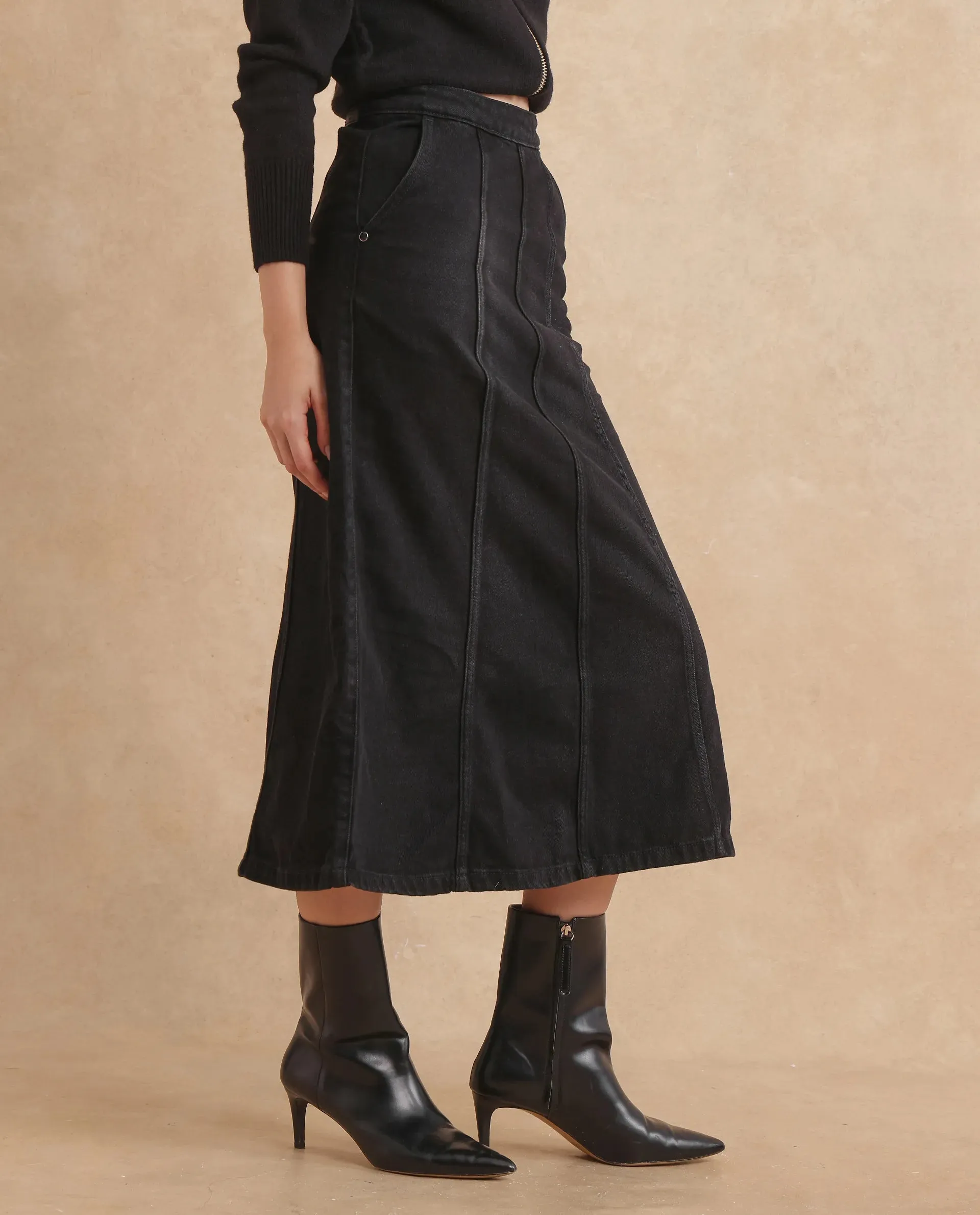 Rareism Women Parrow Black Cotton Fabric Regular Fit Plain Skirt