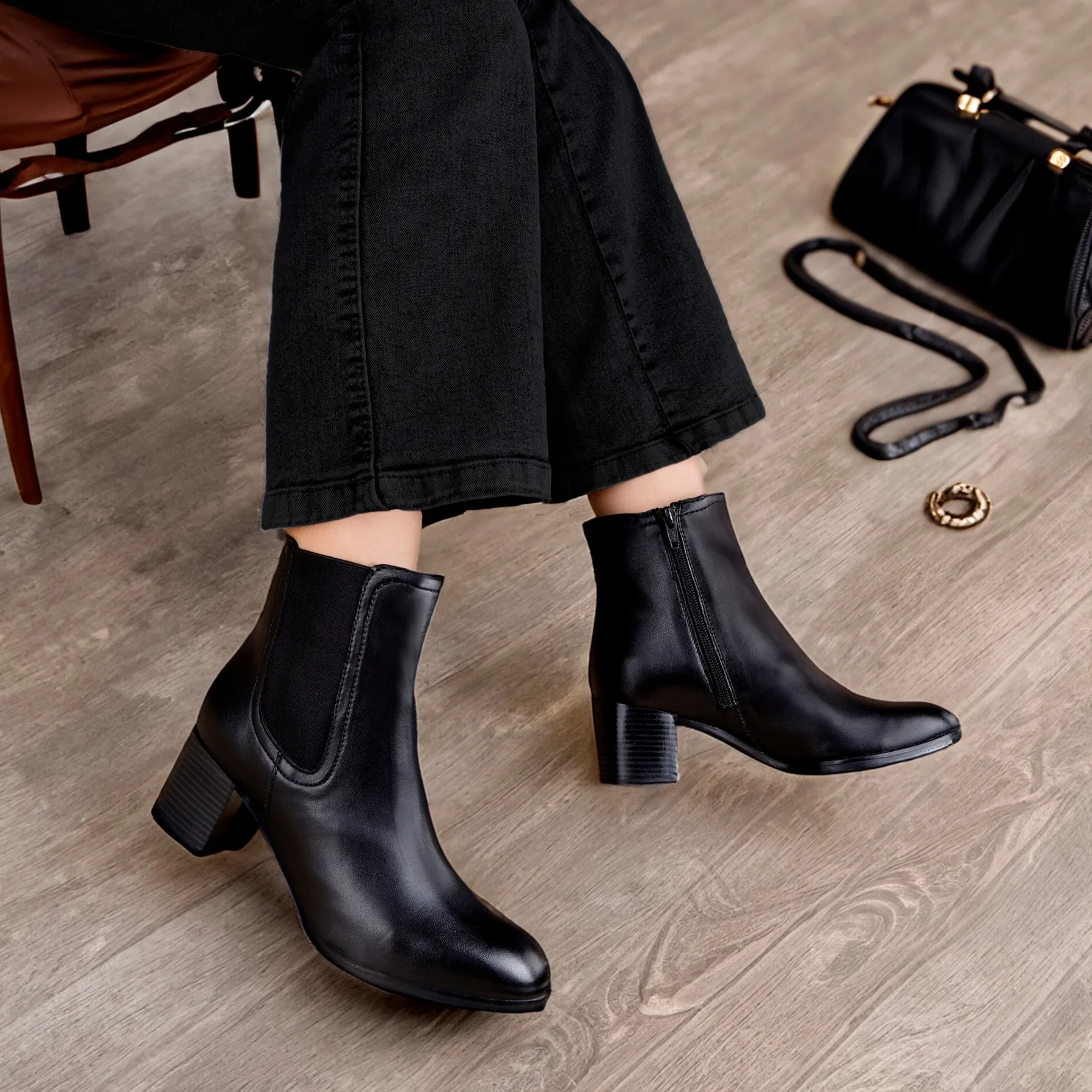 Women Zipper Boots with Heels